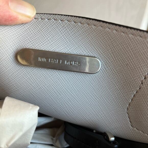 Michael Kors Mercer Heritage Signature Convertible Tote Handbag New Without Tags - Picture 8 of 12